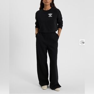 Express Women’s Black High Waisted Wide Leg Fleece
Sweatpants w/Split Hem NWT